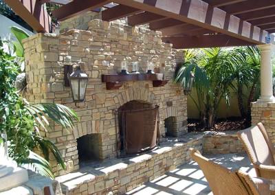 Outdoor fireplace 